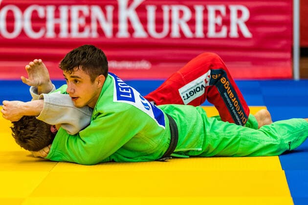 10.10.2020, Brandenburg, Senftenberg: Judo Bundesliga-Finale der Männer 2020: Leon Cedrik Philipp, SUA Witten, Maximilian Zimmermann, KSC Asahi Spremberg foto. Eibner Hammerschmidt Judo Bundesliga-Finale der Männer 2020 Senftenberg