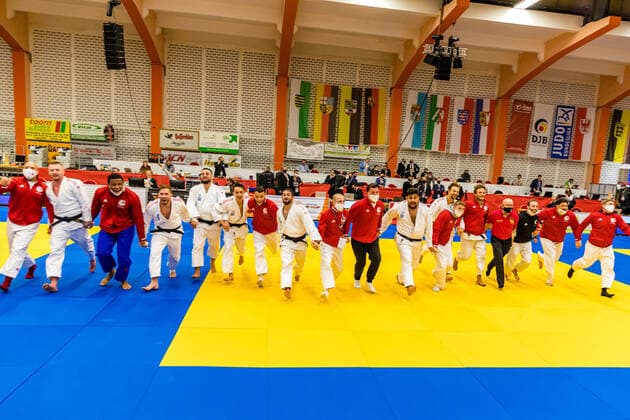 10.10.2020, Brandenburg, Senftenberg: Judo Bundesliga-Finale der Männer 2020: Das Hamburger JT ist Deutscher Meister foto. Eibner Hammerschmidt Judo Bundesliga-Finale der Männer 2020 Senftenberg