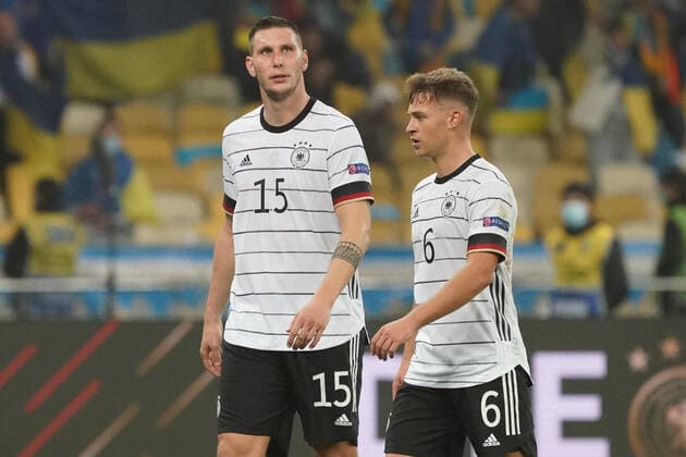 Niklas Süle (Deutschland Germany) mit Joshua Kimmich (Deutschland Germany) - 10.10.2020: Ukraine vs. Deutschland, UEFA Nations League, 3. Spieltag, Olympiastadion Kiew DISCLAIMER: DFB regulations prohibit any use of photographs as image sequences and or quasi-video.