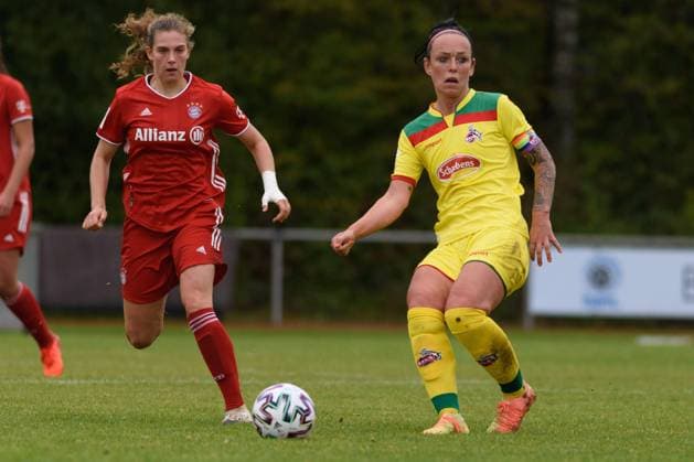 ASCHHEIM, GERMANY, OCT 11: Amber Barrett ( 22 21. FC Köln) during the 2. Frauen Bundesliga match between FC Bayern München II and 1. FC Köln. Sven Beyrich SPP FC Bayern München II vs 1. FC Köln 
