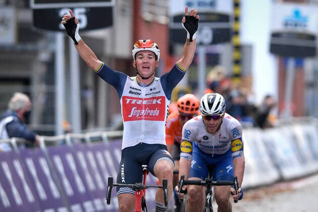 Bilder des Jahres 2020, Sport 10 Oktober Sport Themen der Woche KW41 Sport Bilder des Tages Danish Mads Pedersen of Trek-Segafredo celebrates as he crosses the finish line to win the Gent-Wevelgem - In Flanders Fields one day cycling race, 232,5 km, Sunday 11 October 2020, in Wevelgem. DAVIDxSTOCKMAN  x05880854x