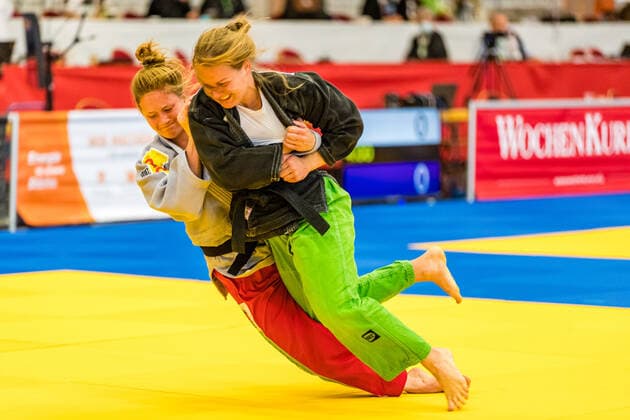 11.10.2020, Brandenburg, Senftenberg: Judo Zweite Bundesliga Finale der Frauen 2020: Celine Becker, JG Sachsenwald, Lisa Müller, KSC Asahi Spremberg Judo Zweite Bundesliga Finale der Frauen 2020 Senftenberg
