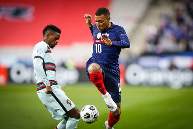 Kylian Mbappe ( France ) - N Semedo ( 2 - Portugal ) - ( 10 - France ) - FOOTBALL : France vs Portugal - Ligue des Nations - Saint Denis - 11 10 2020 FedericoPestellini Panoramic 