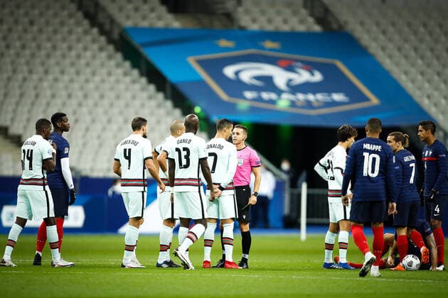 Cristiano Ronaldo ( 7 - Portugal ) - CARLOS DEL CERRO GRANDE ( arbitre ) - FOOTBALL : France vs Portugal - Ligue des Nations - Saint Denis - 11 10 2020 FedericoPestellini Panoramic 