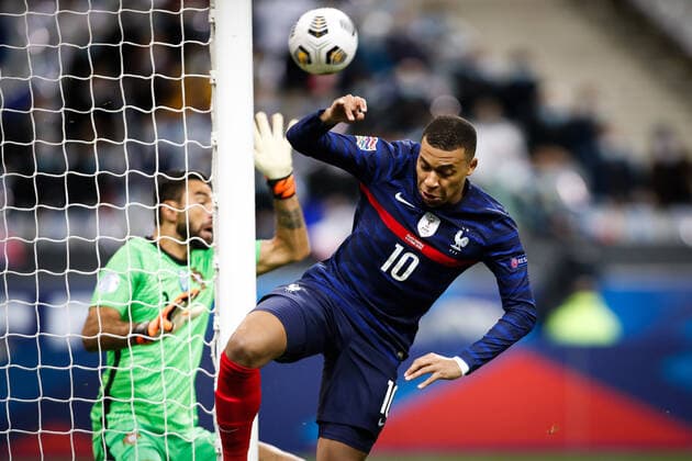 Kylian Mbappe ( France ) - R Patr’cio ( 1 - Portugal ) - ( 10 - France ) - FOOTBALL : France vs Portugal - Ligue des Nations - Saint Denis - 11 10 2020 FedericoPestellini Panoramic 
