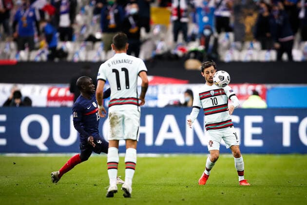N golo Kante ( 13 - France ) - B Silva ( 10 - Portugal ) - FOOTBALL : France vs Portugal - Ligue des Nations - Saint Denis - 11 10 2020 FedericoPestellini Panoramic 