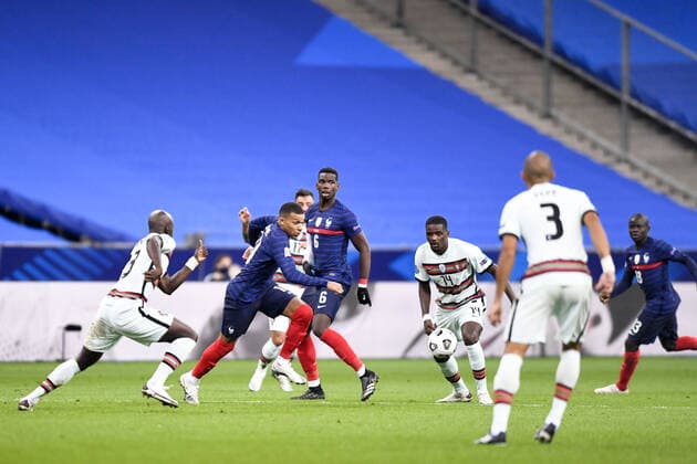 10 KYLIAN MBAPPE (FRA) - 06 PAUL POGBA (FRA) - 14 WILLIAM CARVALHO (POR) FOOTBALL : France vs Portugal - Ligue des Nations - 11 10 2020 FEP Panoramic 