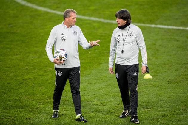 UEFA Nations League Abschlusstraining Deutschland; 12.10.2020 Andreas Koepke (Torwarttrainer Deutschland), Joachim Loew (Trainer Deutschland) UEFA Nations League Div. A: Deutschland - Schweiz Abschlusstraining Deutschland; 12.10.2020 DFB REGULATIONS PROHIBIT ANY USE OF PHOTOGRAPHS AS IMAGE SEQUENCES AND OR QUASI-VIDEO. Copyright: xBEAUTIFULxSPORTS Wunderlx
