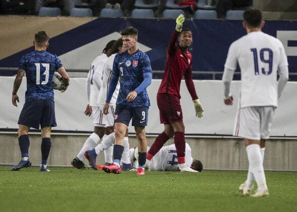 Yvann Macon, Blessure during the U21, U 21 European Championships qualifying football match France vs Slovaquie at the Meinau stadium in Strasbourg, eastern France, on October 12, 2020. FOOTBALL : France vs Slovaquie - U21 - strasbourg - 12 10 2020 ELYxandrocegarra panoramic 