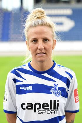 Julia Debitzki ( MSV Duisburg Frauen ). 12.10.2020, Fussball, Frauen Fussball Bundesliga, MSV Duisburg Teampraesentation 2020 21 DFL DFB REGULATIONS PROHIBIT ANY USE OF PHOTOGRAPHS AS IMAGE SEQUENCES AND OR QUASI-VIDEO 12.10.2020, Fussball, Frauen Fussball Bundesliga, MSV Duisburg Teampraesentation 2020 21 Duisburg Copyright: xThomasxThienelx Eibner-Pressefotox EP_ttl