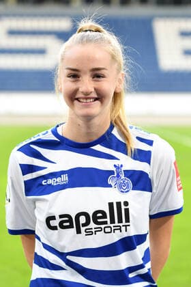 Emma Hilbrands ( MSV Duisburg Frauen ). 12.10.2020, Fussball, Frauen Fussball Bundesliga, MSV Duisburg Teampraesentation 2020 21 DFL DFB REGULATIONS PROHIBIT ANY USE OF PHOTOGRAPHS AS IMAGE SEQUENCES AND OR QUASI-VIDEO 12.10.2020, Fussball, Frauen Fussball Bundesliga, MSV Duisburg Teampraesentation 2020 21 Duisburg Copyright: xThomasxThienelx Eibner-Pressefotox EP_ttl