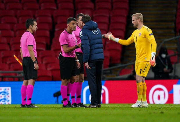 England manager Gareth Southgate talks to Referee Jes?s Gil Manzano of Spain after the UEFA Nations League match played behind closed doors due to the current government Covid-19 rules within sports venues between England and Denmark at Wembley Stadium, London, England on 14 October 2020. Copyright: xAndyxRowlandx PMI-3658-0144
