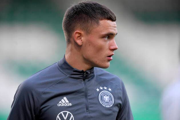 13.10.2020, Fussball EM-Qualifikation U 21 2019 20, Gruppenphase, 15. Spieltag, Deutschland - Bosnien Herzegowina, im Sportpark Ronhof Fürth. Florian Wirtz (Deutschland) nachdenklich.