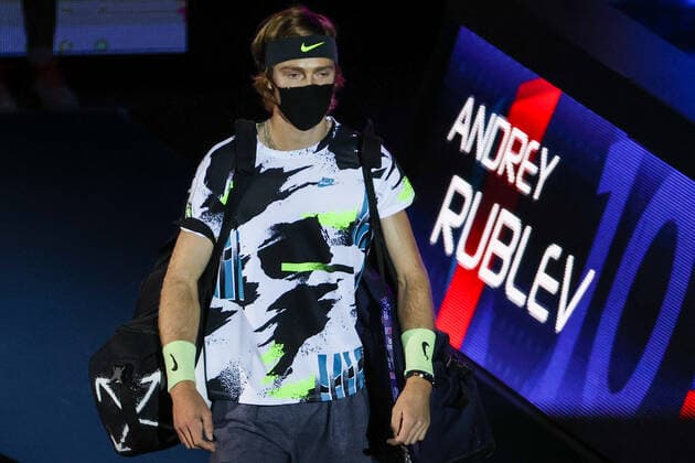 ST PETERSBURG, RUSSIA - OCTOBER 15, 2020: Russian tennis player Andrei Rublev prepares for a Round of 16 match against his French rival Ugo Humbert during the St Petersburg Open 2020 international tournament held at Sibur Arena. Alexander Demianchuk TASS  TS0EAE65