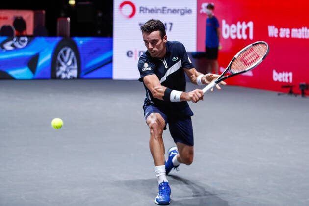 Öffnung der Tennis-Saison nach Corona mit Einschränkung (Einzel, Abstand, etc.), Berlin, 25.04.2020,