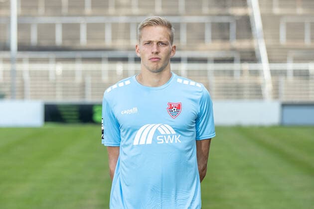 KFC Uerdingen; 3.Liga, Porträttermin 2020 2021 KFC Uerdingen; 3.Liga, Porträttermin 2020 2021 Julius Paris; KFC Uerdingen; 3.Liga, Porträttermin 2020 2021 Krefeld Grotenburg-Stadion Nordrhein-Westfalen Deutschland