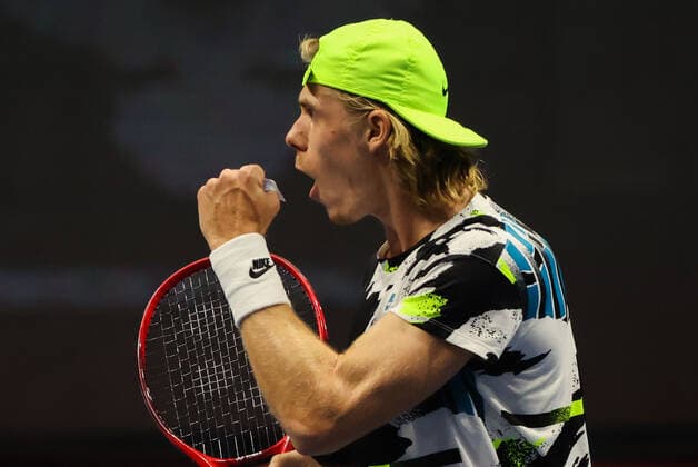 ST PETERSBURG, RUSSIA - OCTOBER 16, 2020: Canada s Denis Shapovalov in a quarterfinal match against Switzerland s Stan Wawrinka at the St Petersburg Open 2020 international tournament held at Sibur Arena. Alexander Demianchuk TASS  TS0EB04A