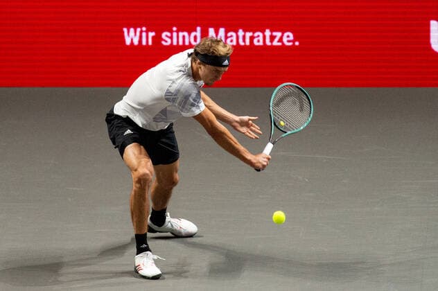 Im Alexander ZVEREV (GER), Alexander ZVEREV (GER) vs. Lloyd HARRIS (RSA), TENNIS, bett1hulks Indoor, 16.10.2020, GER, TENNIS, ATP, Tennis Herren TOUR, bett1hulks Indoor, Alexander ZVEREV (GER) vs. Lloyd HARRIS (RSA), 16.10.2020 KOELN Copyright: xEibnerxPressefotox xBenjaminxSOELZERx EP_BSO