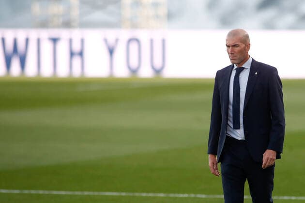 Bilder des Jahres 2020, Sport 10 Oktober Sport Themen der Woche KW42 Sport Bilder des Tages October 17, 2020, Valdebebas, MADRID, SPAIN: Zinedine Zidane, head coach of Real Madrid, looks on during the spanish league, La Liga Santander, football match played between Real Madrid and Cadiz CF at Alfredo Di Stegfano stadium on October 17, 2020 in Madrid, Spain. Valdebebas SPAIN - ZUMAa181 20201017_zaa_a181_165 Copyright: xOscarxJ.xBarrosox