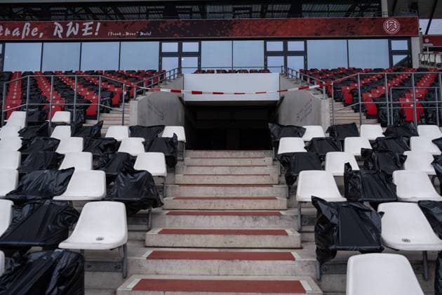 ESSEN, GERMANY, OKT. 18th Empty seats due to raising covid numbers during the Frauen Bundesliga game between SGS Essen and Bayer 04 Leverkusen at the Stadion Essen in Essen Germany. T. HERZBERG SGS Essen v Bayer 04 Leverkusen 