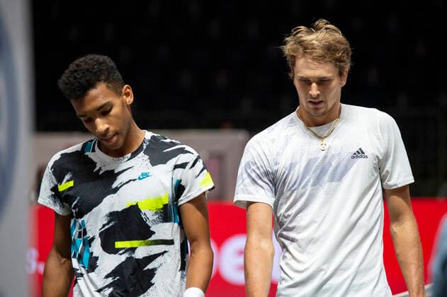 Im Felix AUGER-ALIASSIME (CAN), Alexander ZVEREV (GER) (WINNER), Alexander ZVEREV (GER) vs. Felix AUGER-ALIASSIME (CAN), TENNIS, bett1hulks Indoor, FINALE, 18.10.2020, GER, TENNIS, ATP, Tennis Herren TOUR, bett1hulks Indoor, FINALE, Alexander ZVEREV (GER) vs. Felix AUGER-ALIASSIME (CAN), 18.10.2020 KOELN Copyright: xEibnerxPressefotox xBenjaminxSOELZERx EP_BSO
