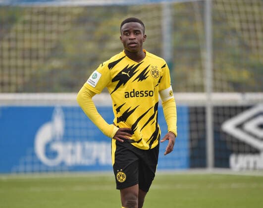 Bilder des Jahres 2020, Sport 10 Oktober Sport Themen der Woche KW42 Sport Bilder des Tages Youssoufa Moukoko (Borussia Dortmund) 18.10.2020, Fussball GER, Saison 2020 2021, U19 Bundesliga West, 3. Spieltag, FC Schalke 04 - Borussia Dortmund 2:3, Foto: TEAM2sportphoto Gelsenkirchen Parkstadion Nordrhein Westfalen Deutschland *** Youssoufa Moukoko Borussia Dortmund 18 10 2020, Football GER, Season 2020 2021, U19 Bundesliga West, 3 Matchday, FC Schalke 04 Borussia Dortmund 2 3, Photo TEAM2sportphoto Gelsenkirchen Parkstadion Nordrhein Westfalen Germany Team2