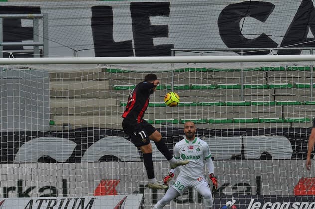 Jessy Moulin (saint etienne) vs Amine Gouiri (nice) FOOTBALL : AS Saint Etienne vs OGC Nice - Ligue 1 Uber Eats - 18 10 2020 FredericChambert Panoramic 