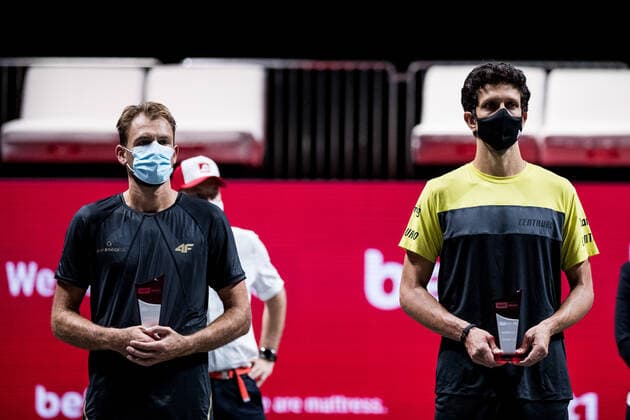 bett1HULKS Indoors - ATP, Tennis Herren 250; Koeln, 18.10.2020 Die Zweitplatzierten: Lukasz KUBOT (POL) und Marcelo MELO (BRA) bett1HULKS Indoors - ATP 250 am 18.10.2020 in Koeln (LANXESSarena), Deutschland Copyright: xBEAUTIFULxSPORTS Wunderlx