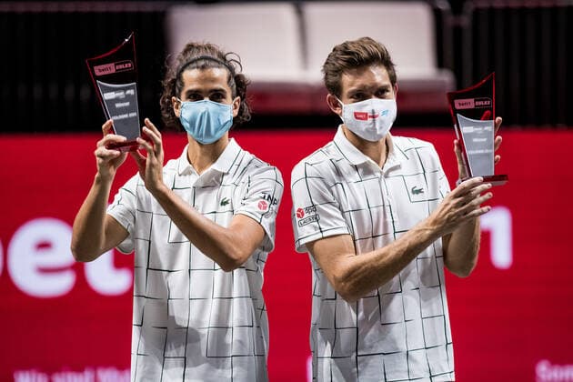 bett1HULKS Indoors - ATP, Tennis Herren 250; Koeln, 18.10.2020 Die Sieger: Pierre-Hugues HERBERT (FRA) und Nicolas MAHUT (FRA) bett1HULKS Indoors - ATP 250 am 18.10.2020 in Koeln (LANXESSarena), Deutschland Copyright: xBEAUTIFULxSPORTS Wunderlx