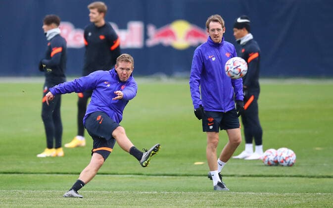 Bilder des Jahres 2020, Sport 10 Oktober Sport Themen der Woche KW43 Sport Bilder des Tages Champions League RB Leipzig - Training 19.10.2020 Leipzig, 19.10.2020, RBL Trainingszentrum, Champions League , RasenBallsport Leipzig Abschlusstraining am Vortag der Partie RB Leipzig vs. Istanbul Basaksehir FK , Im Bild: Cheftrainer Julian Nagelsmann (RB Leipzig) , *** Champions League RB Leipzig Training 19 10 2020 Leipzig, 19 10 2020, RBL Training Center, Champions League, RasenBallsport Leipzig Final Training the day before the match RB Leipzig vs. Istanbul Basaksehir FK , In the picture head coach Julian Nagelsmann RB Leipzig ,