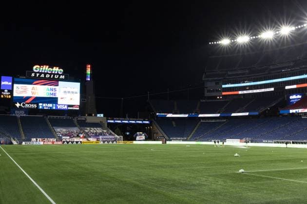 Massachusetts, USA, Oct 19th: *** during the MLS, Fussball Herren, USA match between New England Revolution and Philadelphia Union at Gillette Stadium in Foxborough, Massachusetts. NO COMMERCIAL USAGE. Morgan Tencza SPP New England Revolution v Philadelphia Union 
