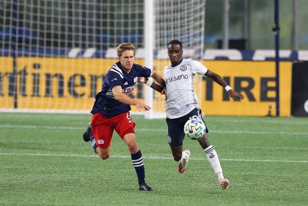 October 19, 2020; Foxborough, MA, USA; New England Revolution midfielder Scott Caldwell (6) and Philadelphia Union midfielder Jamiro Monteiro (10) in action during an MLS, Fussball Herren, USA match between Philadelphia Union and New England Revolution at Gillette Stadium. CSM Foxborough United States - ZUMAc04_ 20201019_zaf_c04_009 Copyright: xAnthonyxNesmithx