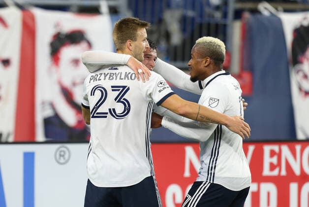 October 19, 2020; Foxborough, MA, USA; Philadelphia Union players celebrate a goal during an MLS, Fussball Herren, USA match between Philadelphia Union and New England Revolution at Gillette Stadium. CSM Foxborough United States - ZUMAc04_ 20201019_zaf_c04_014 Copyright: xAnthonyxNesmithx