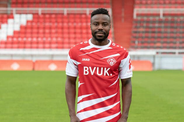 Nzuzi Toko, FC Würzburger Kickers, 2. Bundesliga, Porträttermin 2020 2021, Copyright: FWK HMBxMedia xHeikoxBecker