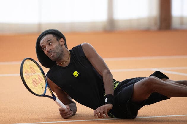 Sport Themen der Woche KW43 Sport Bilder des Tages Dustin Brown stuerzt zu Boden, Sturz Tennis - Wolffkran Open - ATP, Tennis Herren Challenger - TC Ismaning - Ismaning - Bavaria - Germany - 21 October 2020. Â Copyright: xJuergenxHasenkopfx