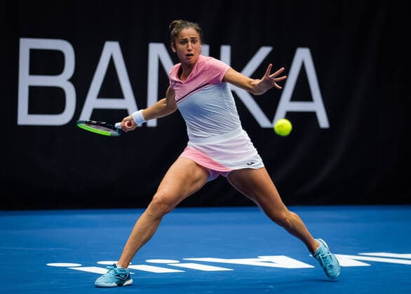 October 21, 2020, Ostrava, Czech Republic: Sara Sorribes Tormo of Spain in action during the second round at the 2020 J&T Banka Ostrava Open WTA, Tennis Damen Premier tennis tournament against A. Kontaveit of Estonia Ostrava Czech Republic - ZUMAa181 20201021_zaa_a181_228 Copyright: xRobxPrangex