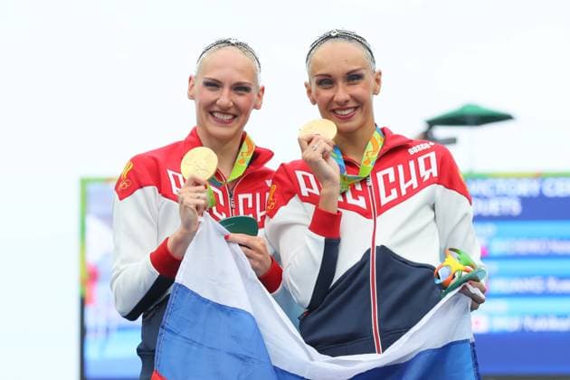 Natalia Ishchenko & Svetlana Romashina (RUS), AUGUST 16, 2016 - synchronized swimming, Synchronschwimmen : Duets Free Routine Medal ceremony at Maria Lenk Aquatic Centre during the Rio 2016 Olympic Games, Olympische Spiele, Olympia, OS in Rio de Janeiro, Brazil. Noxthirdxpartyxsales  (125842749)