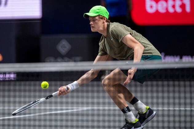 Im Jannik SINNER (ITA), Pierre-Hugues HERBERT (FRA) vs. Jannik SINNER (ITA), TENNIS, bett1HULKS Championship, 22.10.2020, GER, TENNIS, ATP, Tennis Herren TOUR, bett1HULKS Championship, Pierre-Hugues HERBERT (FRA) vs. Jannik SINNER (ITA), 22.10.2020 KOELN Copyright: xEibnerxPressefotox xBenjaminxSOELZERx EP_BSO