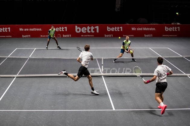 bett1HULKS Championship - ATP, Tennis Herren 250; Koeln, 22.10.2020 Andreas MIES (GER) im Doppel mit Kevin KRAWIETZ (GER) Alexander ZVEREV (GER) im Doppel mit Mischa ZVEREV (GER) bett1HULKS Championship - ATP 250 am 22.10.2020 in Koeln (LANXESSarena), Deutschland bett1HULKS Championship - ATP 250 am 22.10.2020 in Koeln (LANXESSarena), Deutschland Copyright: xBEAUTIFULxSPORTS Wunderlx