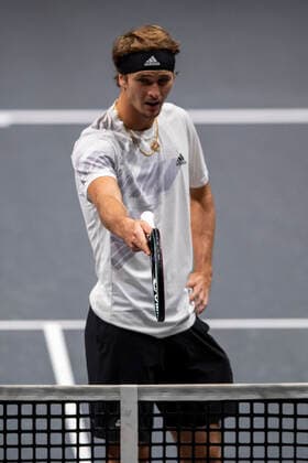Im Alexander ZVEREV (GER) , Kevin KRAWIETZ (GER), Andreas MIES (GER) vs. Alexander ZVEREV (GER), Mischa ZVEREV (GER), TENNIS, bett1HULKS Championship, 22.10.2020, GER, TENNIS, ATP, Tennis Herren TOUR, bett1HULKS Championship, Kevin KRAWIETZ (GER), Andreas MIES (GER) vs. Alexander ZVEREV (GER), Mischa ZVEREV (GER), 22.10.2020 KOELN Copyright: xEibnerxPressefotox xBenjaminxSOELZERx EP_BSO