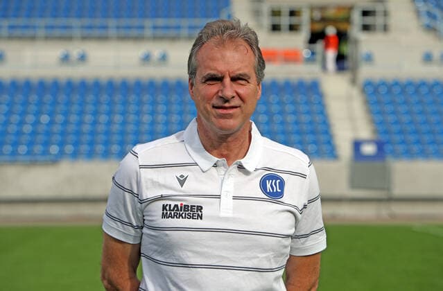 Karlsruher SC Portraittermin Saison 2020 2021 Dr. Markus Schweizer (Mannschaftsarzt), Karlsruher SC, 2. Bundesliga, Porträttermin 2020 2021.