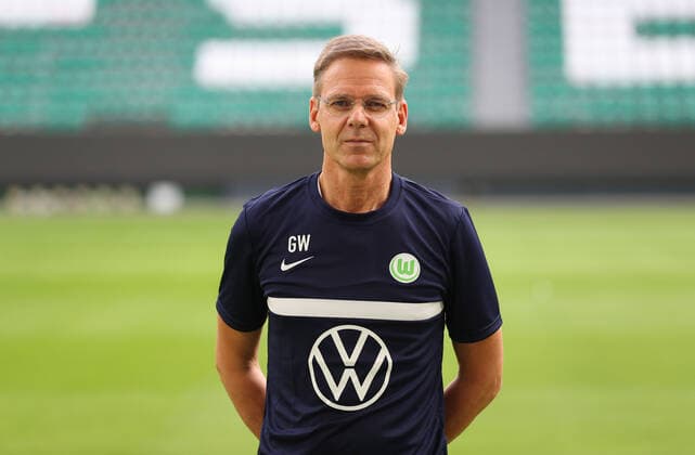Mannschaftsarzt Dr. Gunter Wilhelm; VfL Wolfsburg; 1.BL, Porträttermin 2020 2021, Wolfsburg