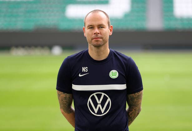 Zeugwart Nils Scholz; VfL Wolfsburg; 1.BL, Porträttermin 2020 2021, Wolfsburg