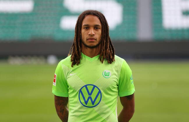 Kevin Mbabu; VfL Wolfsburg; 1.BL, Porträttermin 2020 2021, Wolfsburg