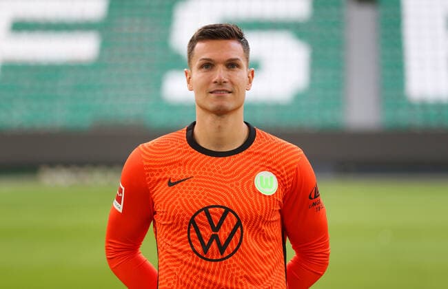 Torwart Pavao Pervan; VfL Wolfsburg; 1.BL, Porträttermin 2020 2021, Wolfsburg