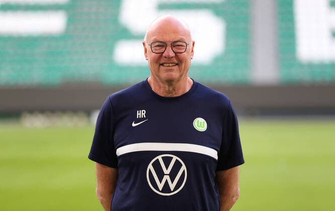 Zeugwart Heribert Rüttger; VfL Wolfsburg; 1.BL, Porträttermin 2020 2021, Wolfsburg