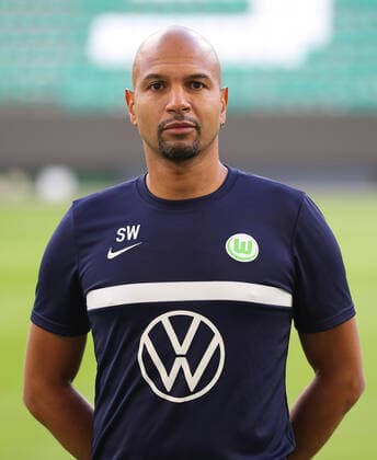 Physiotherapeut und Osteopath Sascha Weiß; VfL Wolfsburg; 1.BL, Porträttermin 2020 2021, Wolfsburg