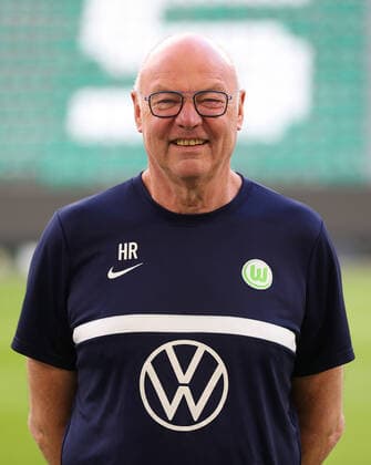 Zeugwart Heribert Rüttger; VfL Wolfsburg; 1.BL, Porträttermin 2020 2021, Wolfsburg