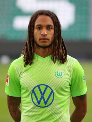 Kevin Mbabu; VfL Wolfsburg; 1.BL, Porträttermin 2020 2021, Wolfsburg