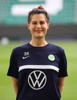 Fußball-Yogalehrerin Stephanie Harrer; VfL Wolfsburg; 1.BL, Porträttermin 2020 2021, Wolfsburg